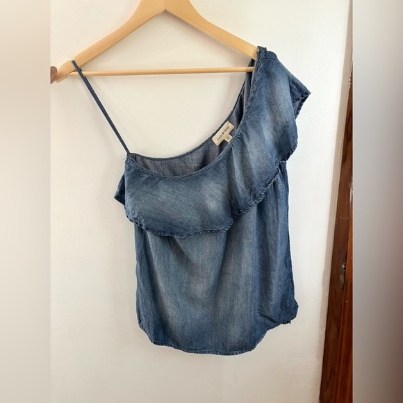 ANTHROPOLOGIE | CLOTH & STONE one shoulder chambray ruffle top| size medium - Picture 2 of 9